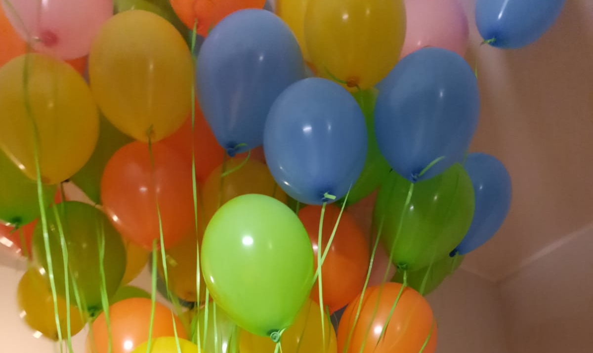 Ile helu potrzeba do napełnienia balonu?